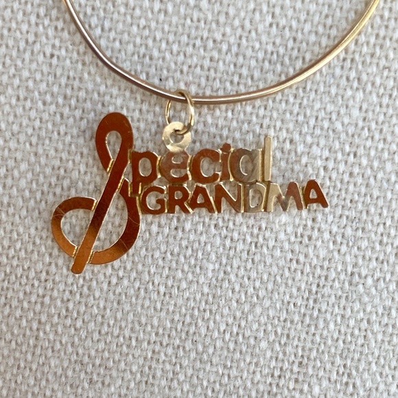 Cute Dainty "Special Grandma' Pendant / Charm 14K Real Gold - Picture 8 of 9